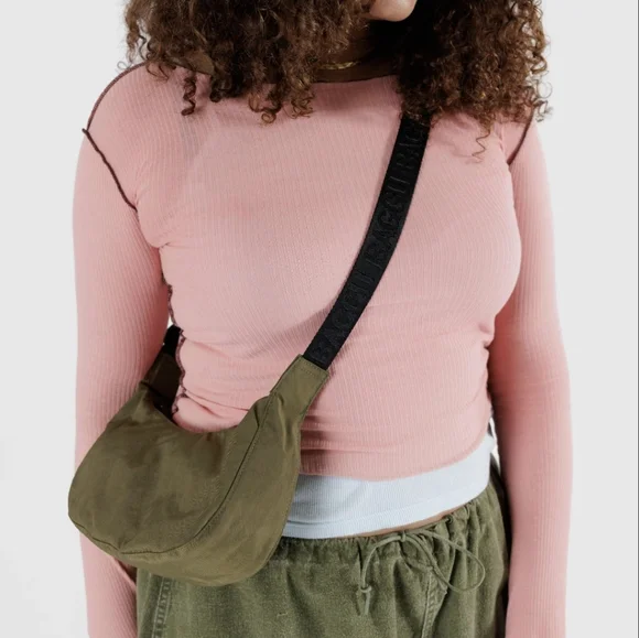 Baggu ⚡ Olive 🫒 Small Nylon Crescent Bag - Picture 2 of 4